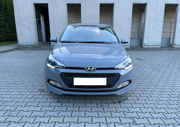 Hyundai i20 cena 35900 przebieg: 131000, rok produkcji 2015 z Stryków małe 497